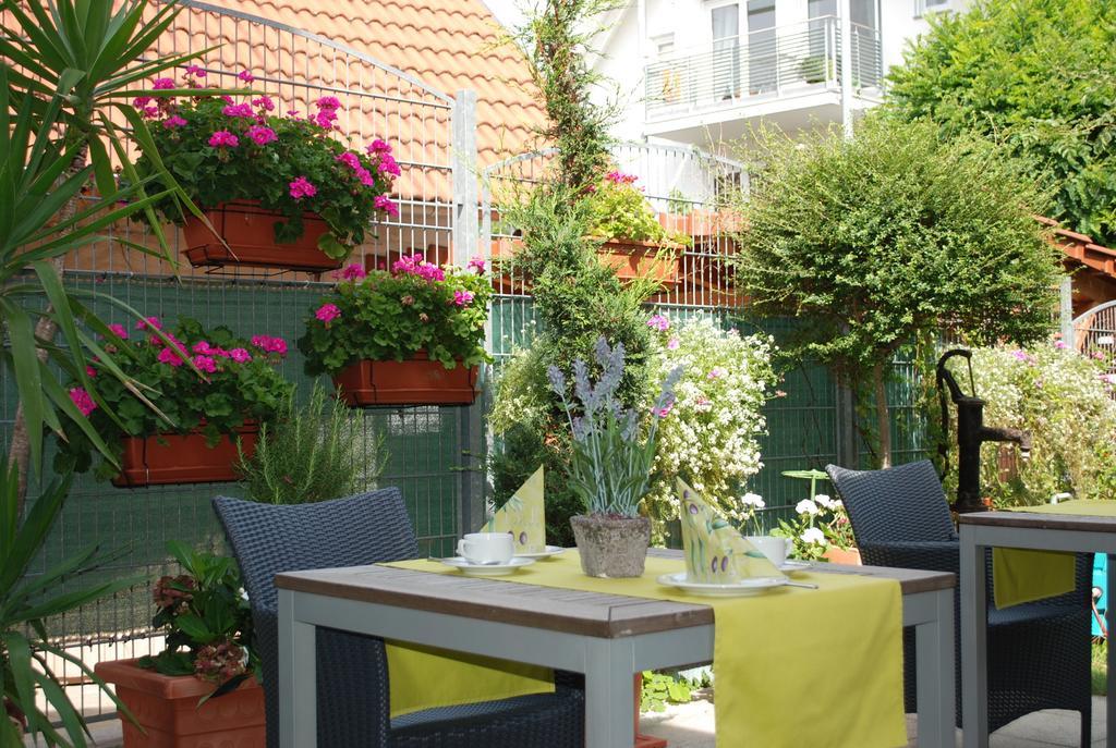 Im Winkel Appartements Und Zimmer Langenargen Exterior foto